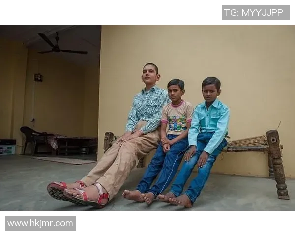 矮个子球星的逆袭传奇：足球场上的小巨人如何突破身高限制成就辉煌